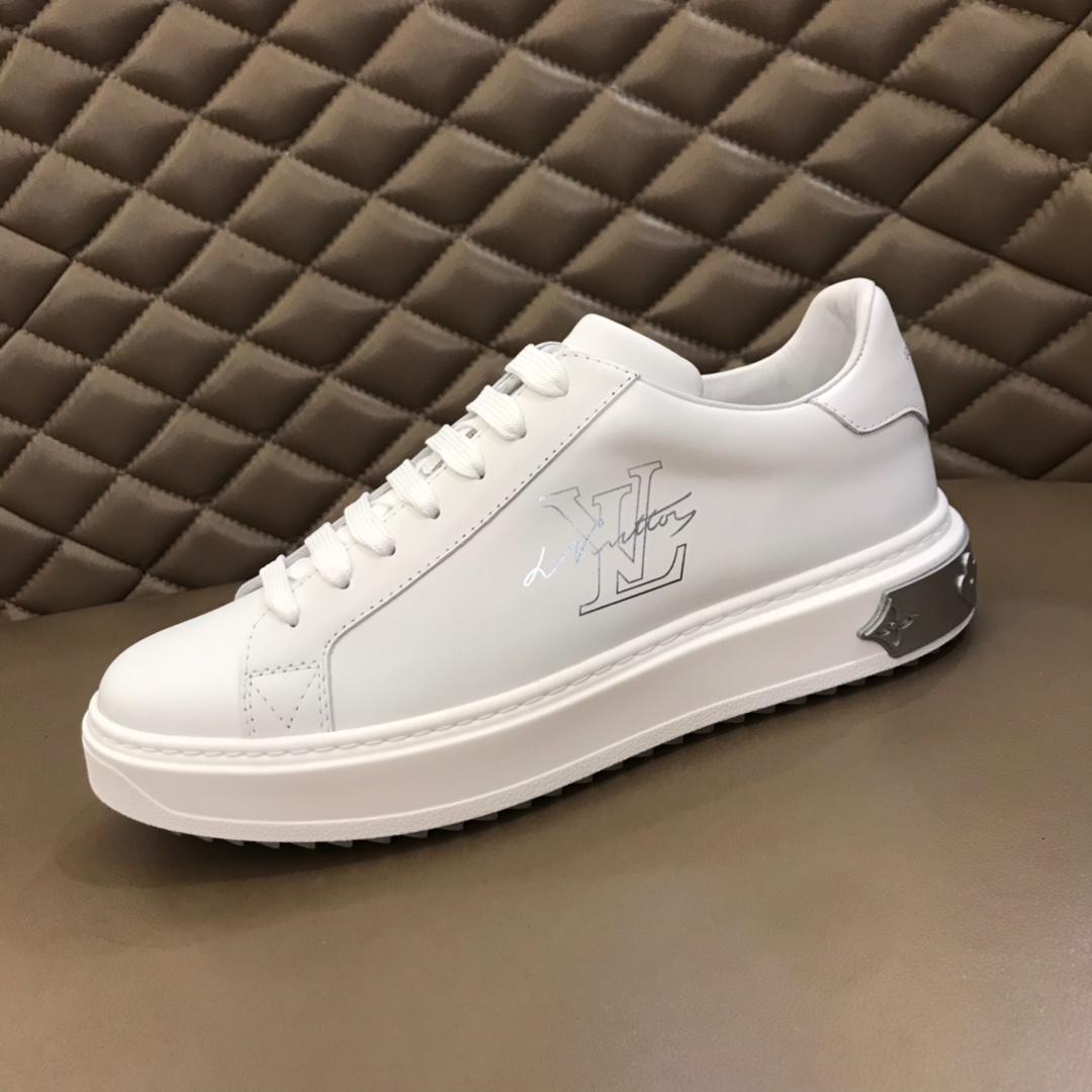 lv Fashion Sneakers White and silver LV print with white sole MS02863