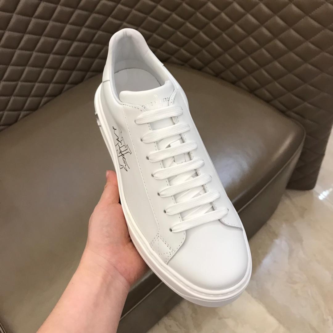 lv Fashion Sneakers White and silver LV print with white sole MS02863