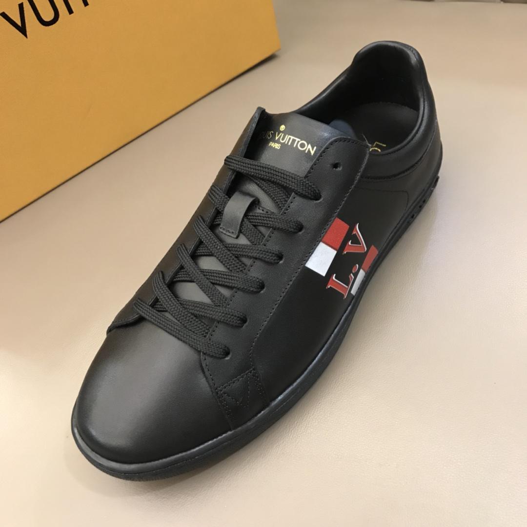 lv Fashion Sneakers Black and LV striped print with black sole MS02873