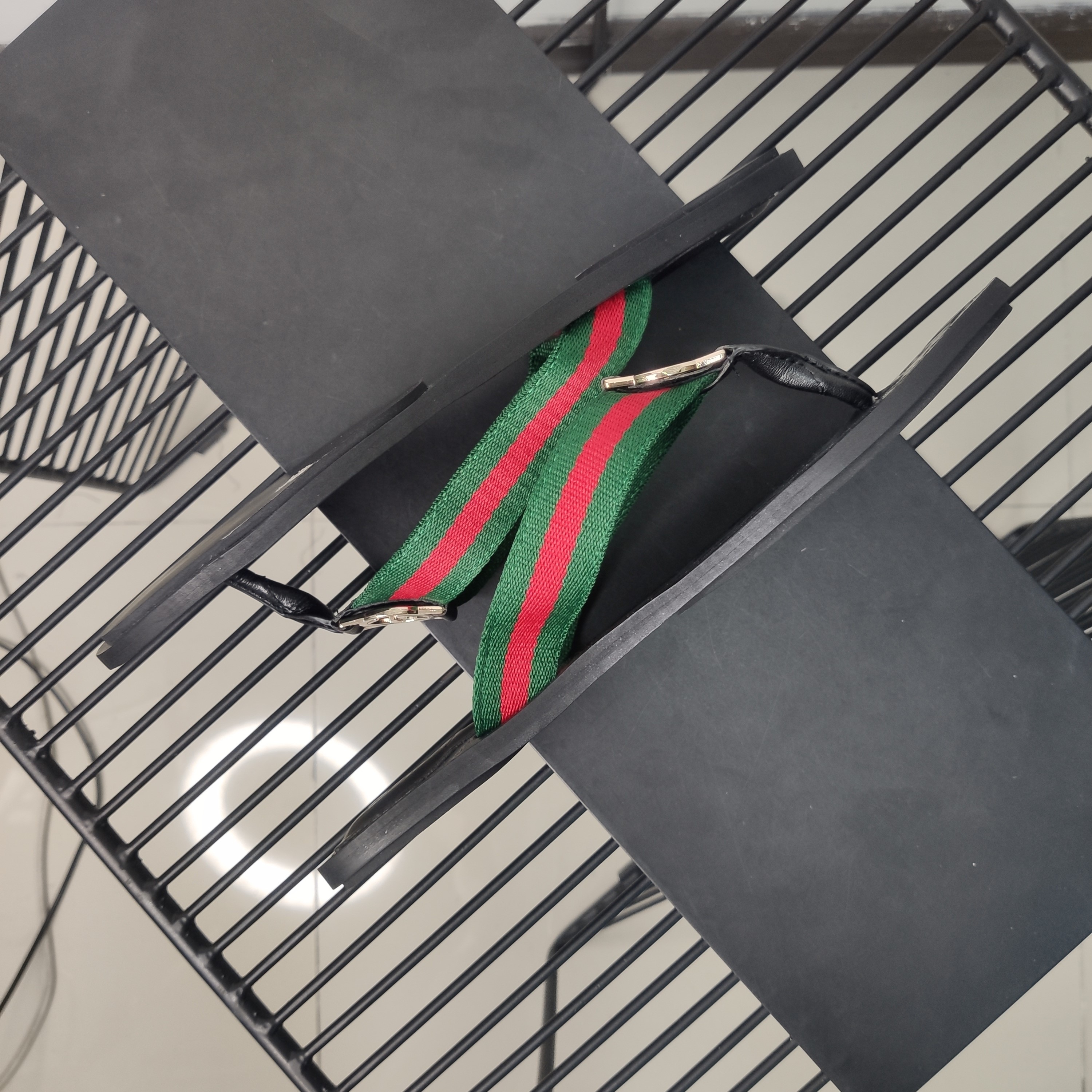 High Quality Gucci Web strap thong sandal Green and red Web nylon strap with black leather detail OF_DC210557A449