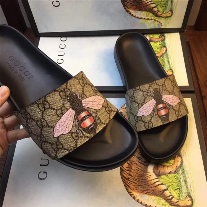 High Quality Gucci Supreme bee slide sandal OF_1DB9BBFECB94