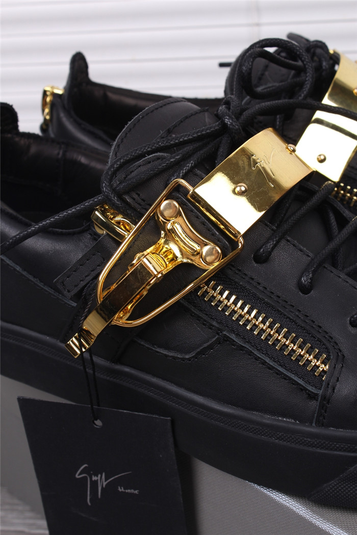 High Quality Giuseppe Zanotti Coby black and gold detail low-top sneakers