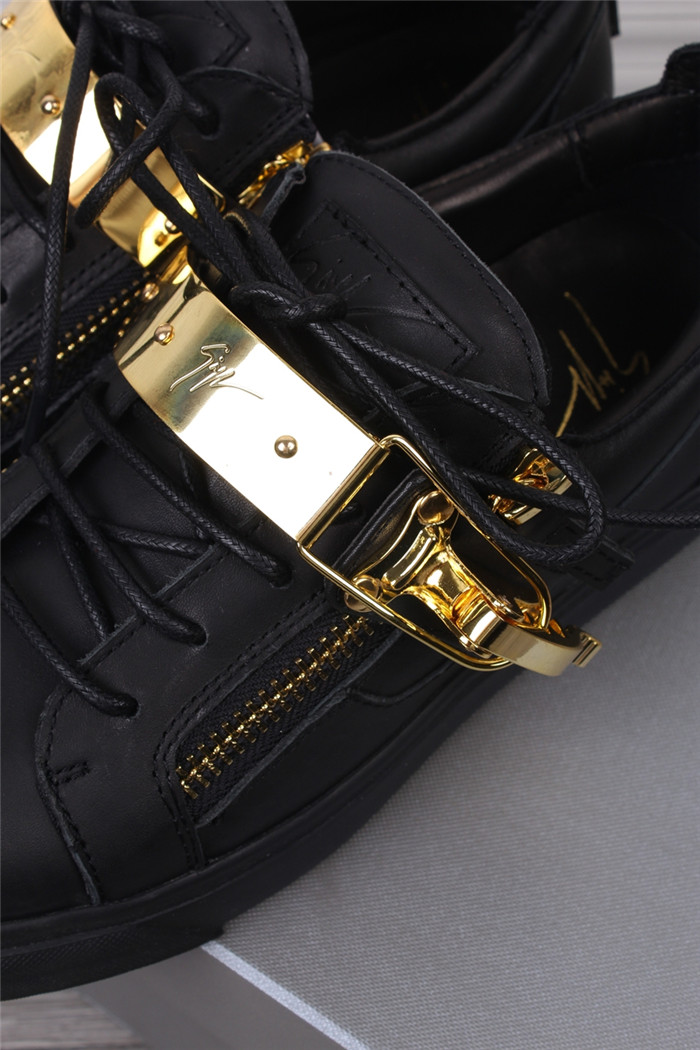 High Quality Giuseppe Zanotti Coby black and gold detail low-top sneakers