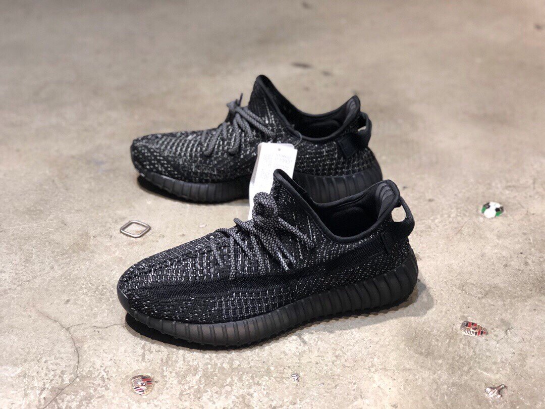 High Quality Exclusive YEEZY 350 V2 Black WITH REAL PREMEKNIT FROM HUAYIYI WHICH OFFER PRIMEKNIT TO ADIDAS DIRECTLY READY on April 14th