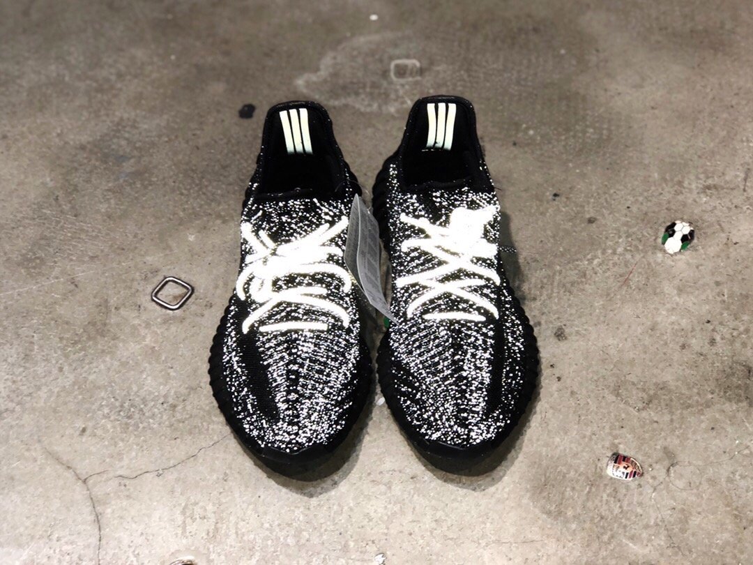 High Quality Exclusive YEEZY 350 V2 Black WITH REAL PREMEKNIT FROM HUAYIYI WHICH OFFER PRIMEKNIT TO ADIDAS DIRECTLY READY on April 14th