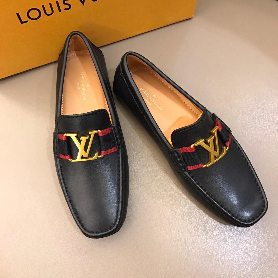 lv Black Bright leather Loafers With Golden Buckle MS02800