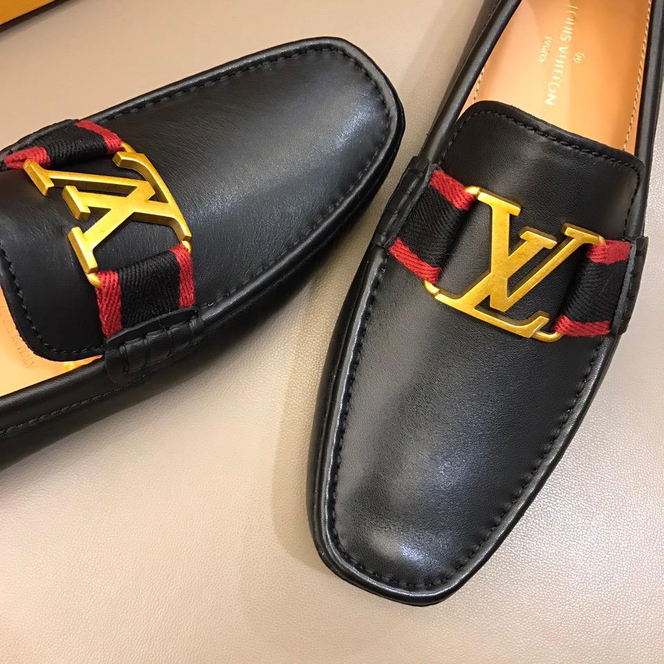 lv Black Bright leather Loafers With Golden Buckle MS02800