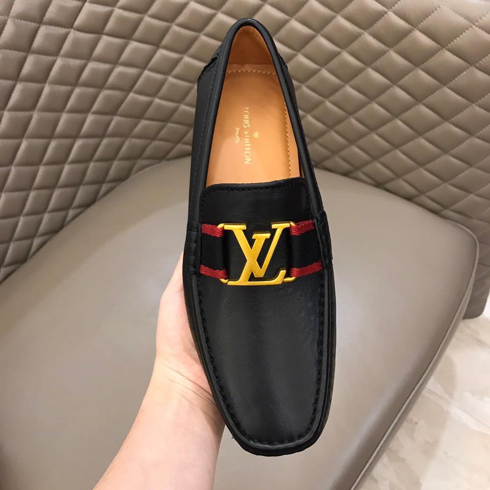 lv Black Bright leather Loafers With Golden Buckle MS02800