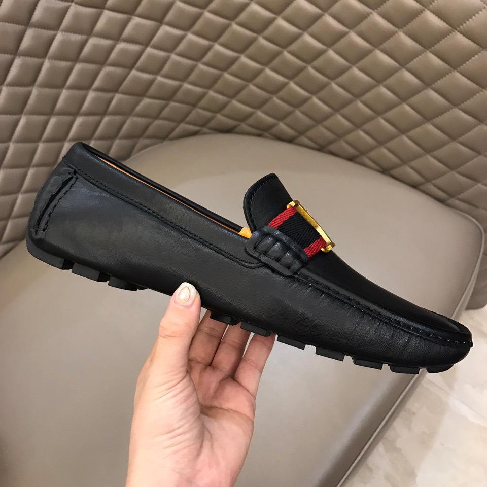 lv Black Bright leather Loafers With Golden Buckle MS02800