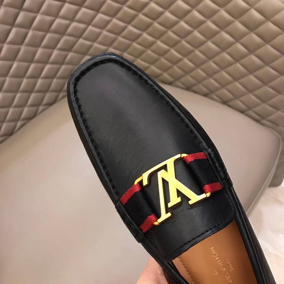 lv Black Bright leather Loafers With Golden Buckle MS02800