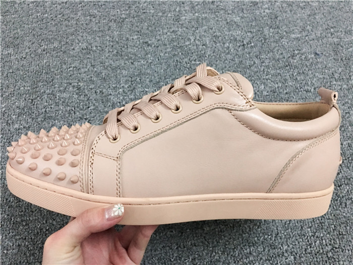 High Quality Christian Louboutin Louis Junior Spikes Leather Colombe Low Top Sneakers