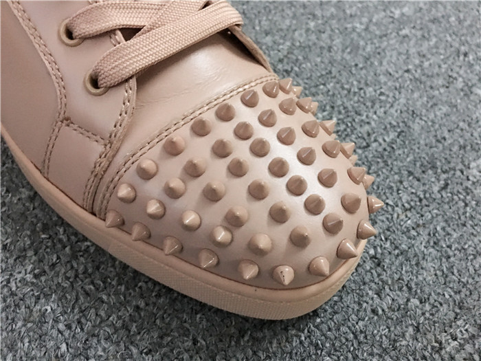 High Quality Christian Louboutin Louis Junior Spikes Leather Colombe Low Top Sneakers