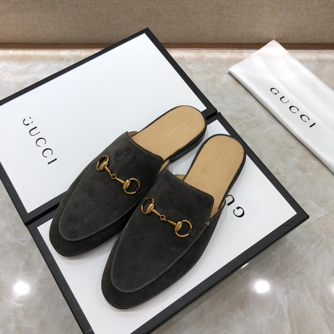 Guccigray Slipper with golden button MS07532