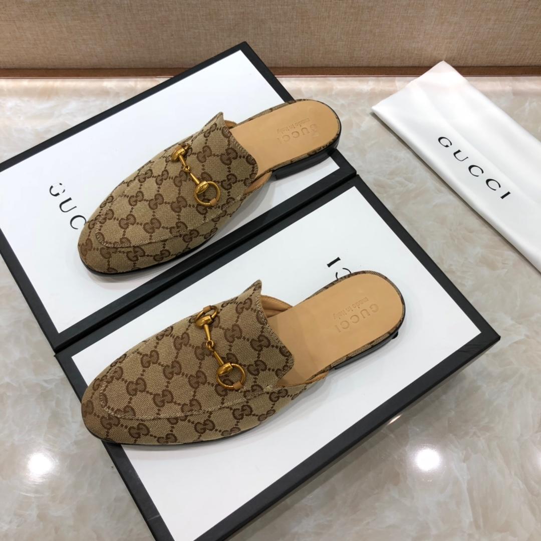 Guccibrown Slipper with golden button and GG web MS07529