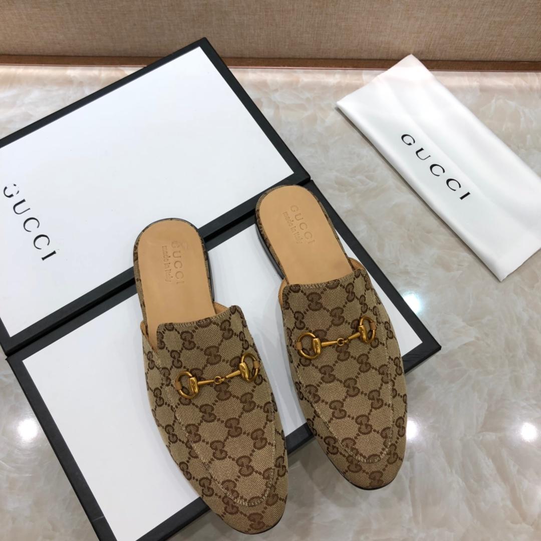 Guccibrown Slipper with golden button and GG web MS07529