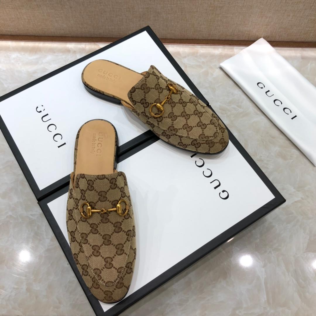 Guccibrown Slipper with golden button and GG web MS07529