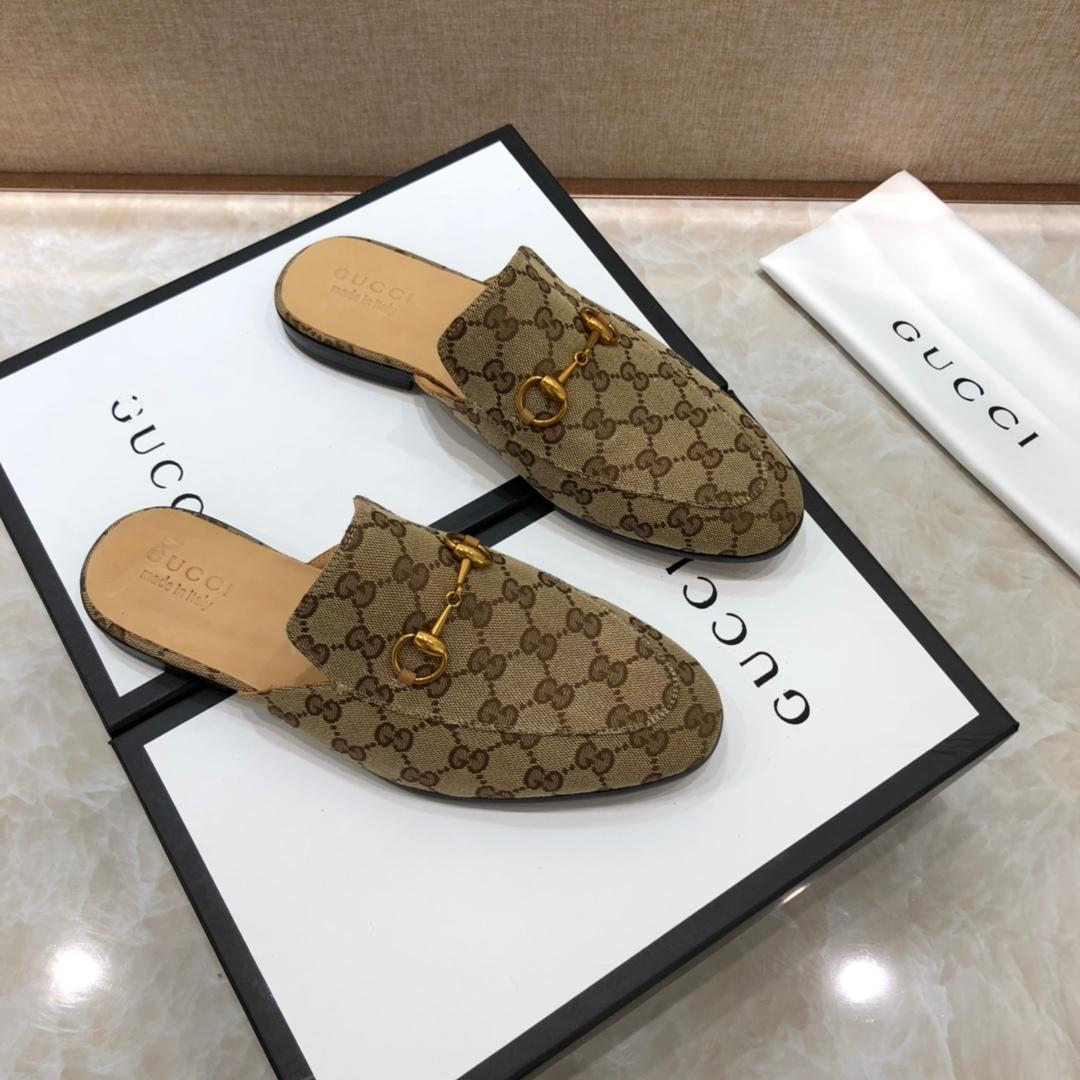 Guccibrown Slipper with golden button and GG web MS07529