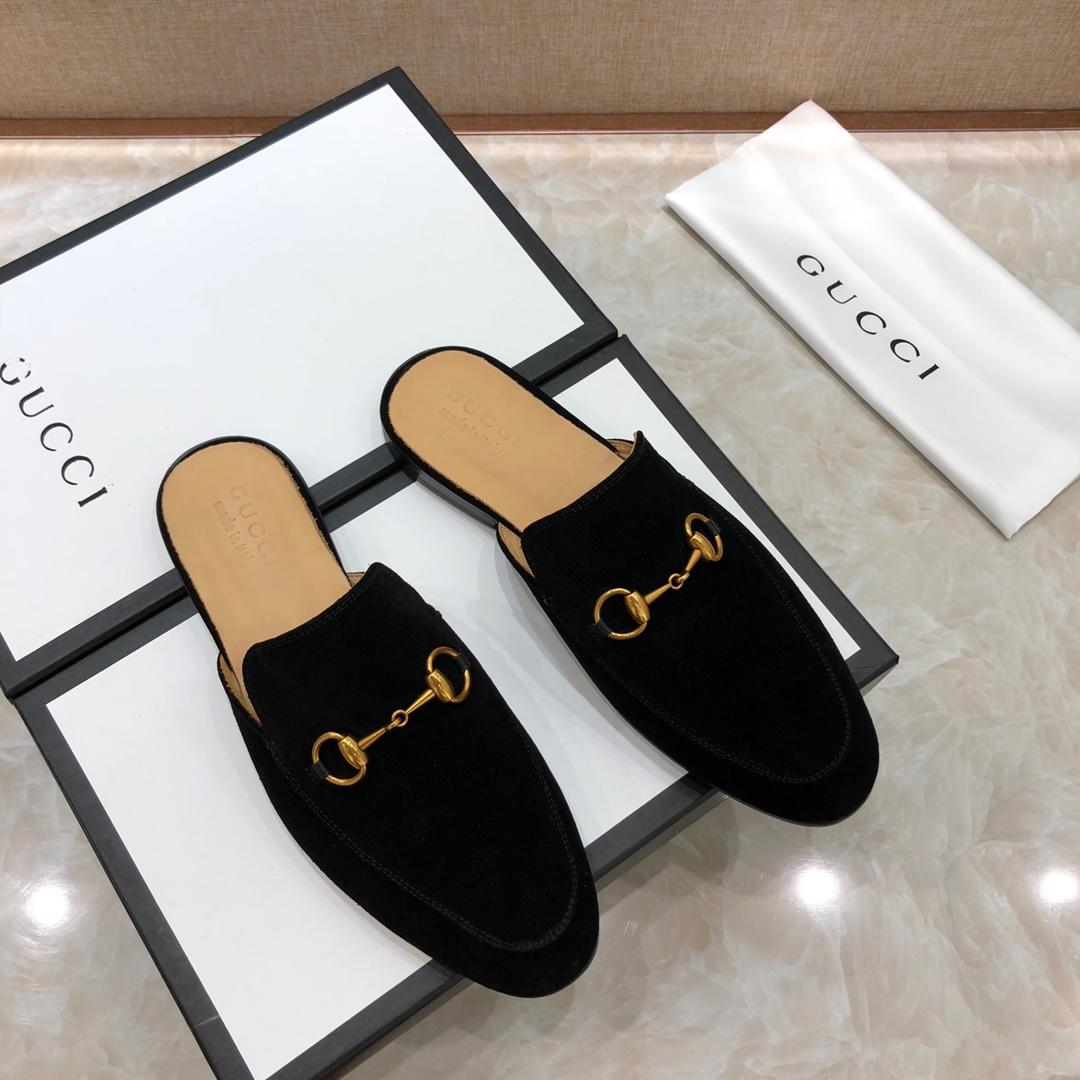 Gucciblack Slipper with golden button MS07533