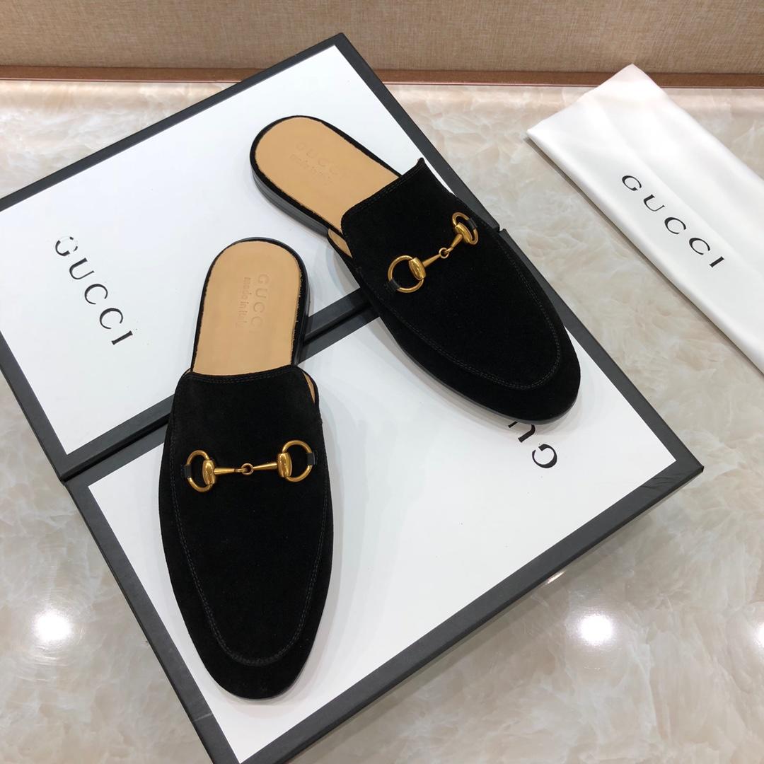 Gucciblack Slipper with golden button MS07533