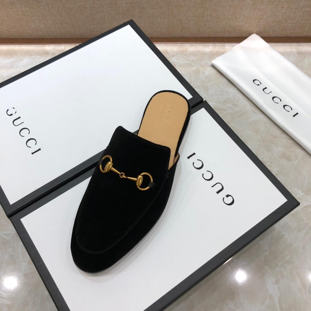 Gucciblack Slipper with golden button MS07533