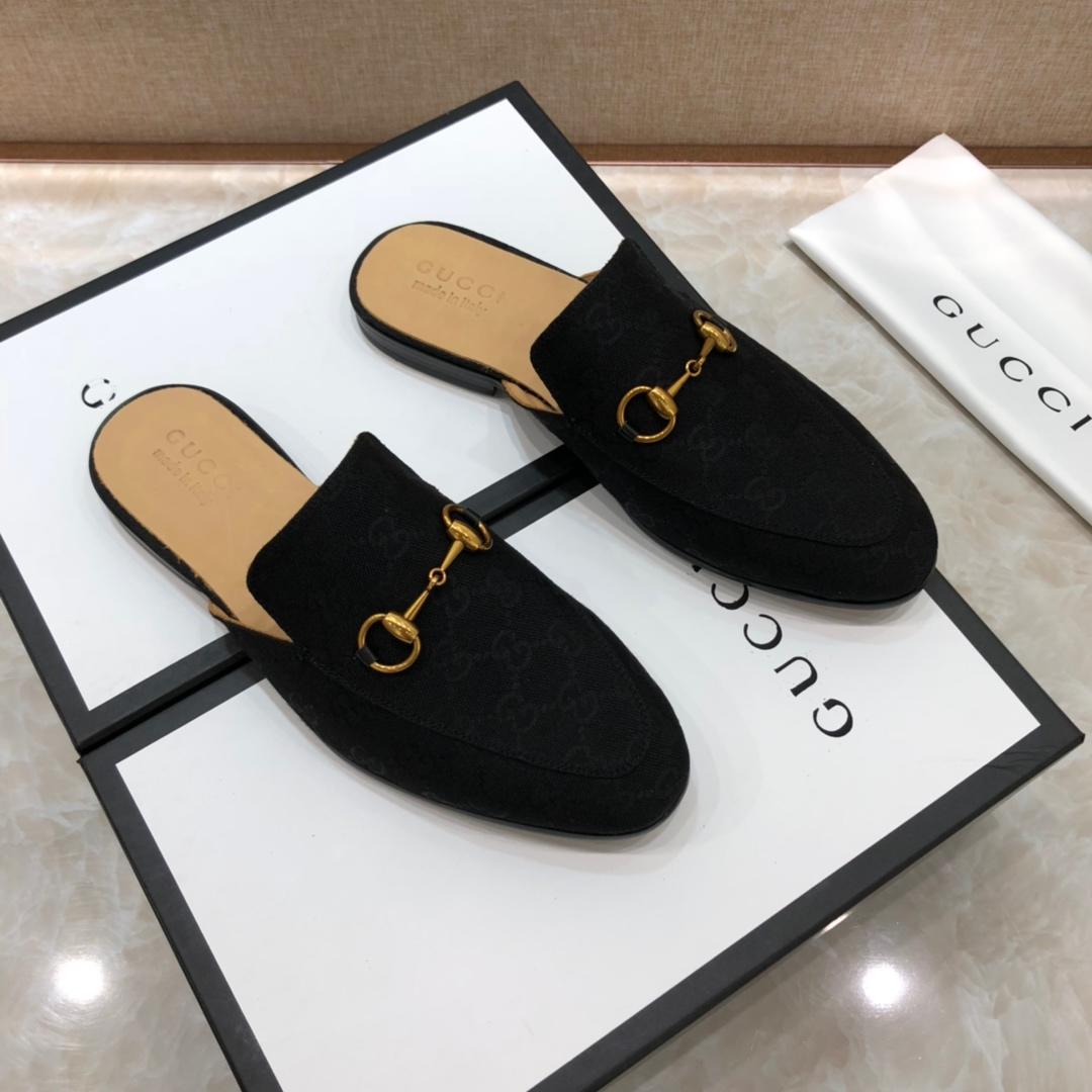 Gucciblack Slipper with golden button MS07528