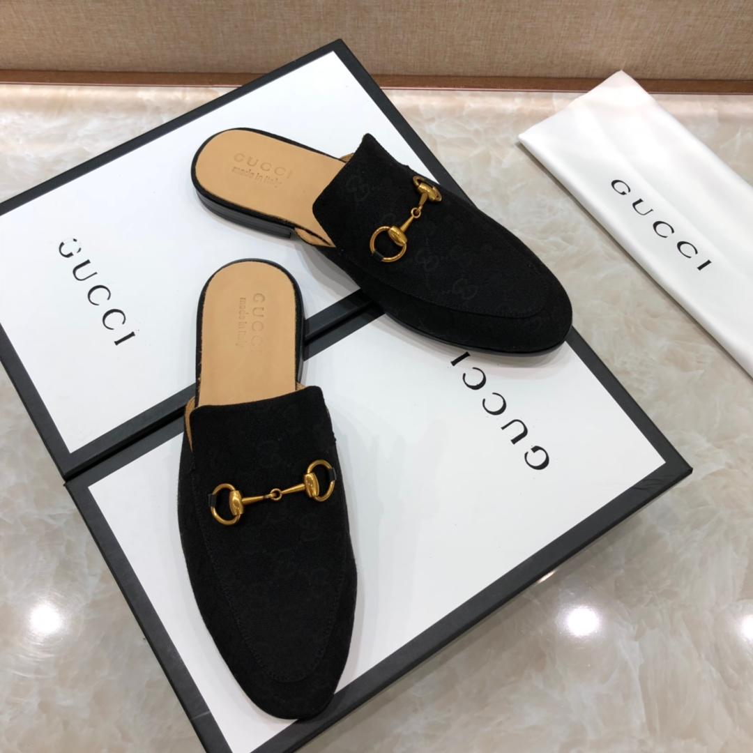 Gucciblack Slipper with golden button MS07528