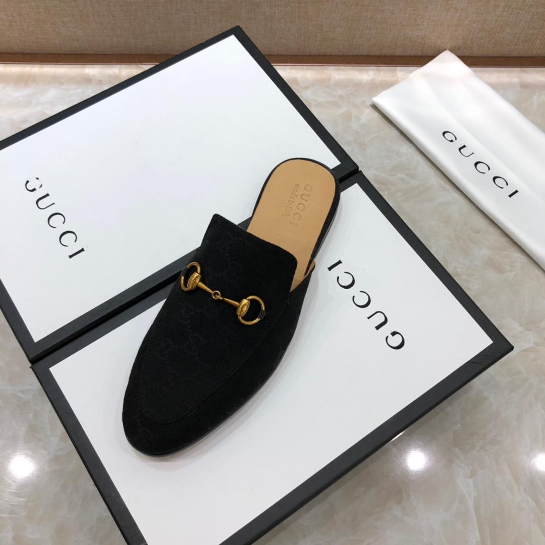 Gucciblack Slipper with golden button MS07528