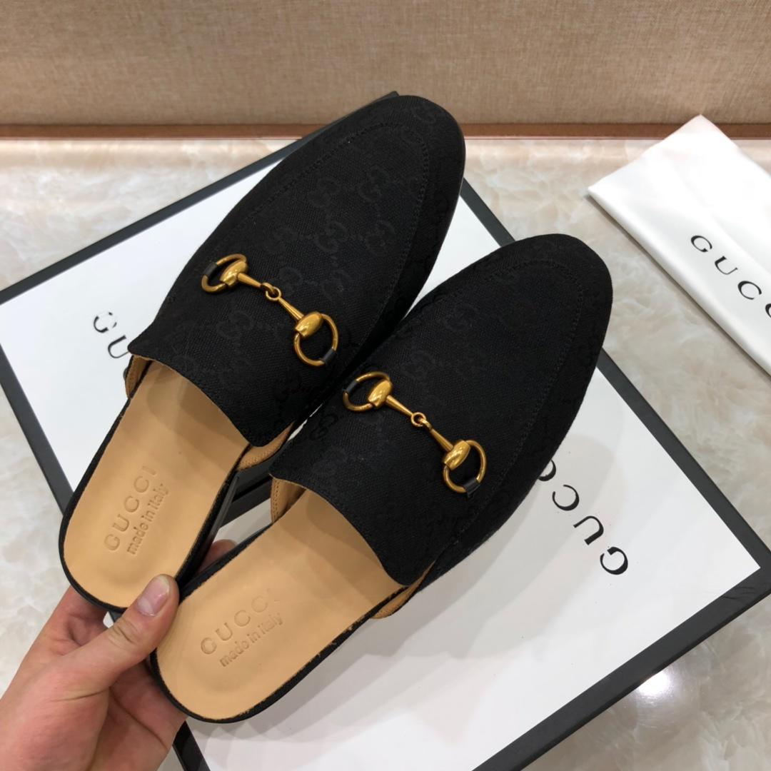 Gucciblack Slipper with golden button MS07528