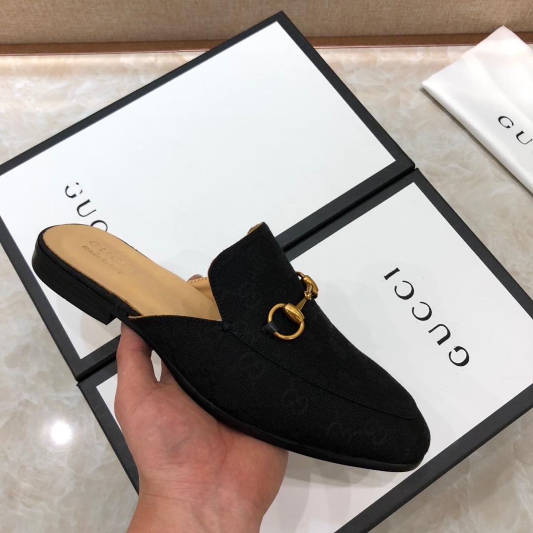 Gucciblack Slipper with golden button MS07528