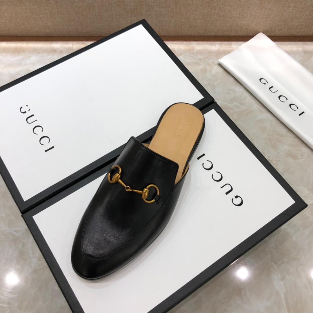 Gucciblack Slipper with golden button MS07527