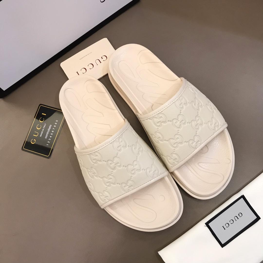 Gucci white Slippers with GG design MS02665