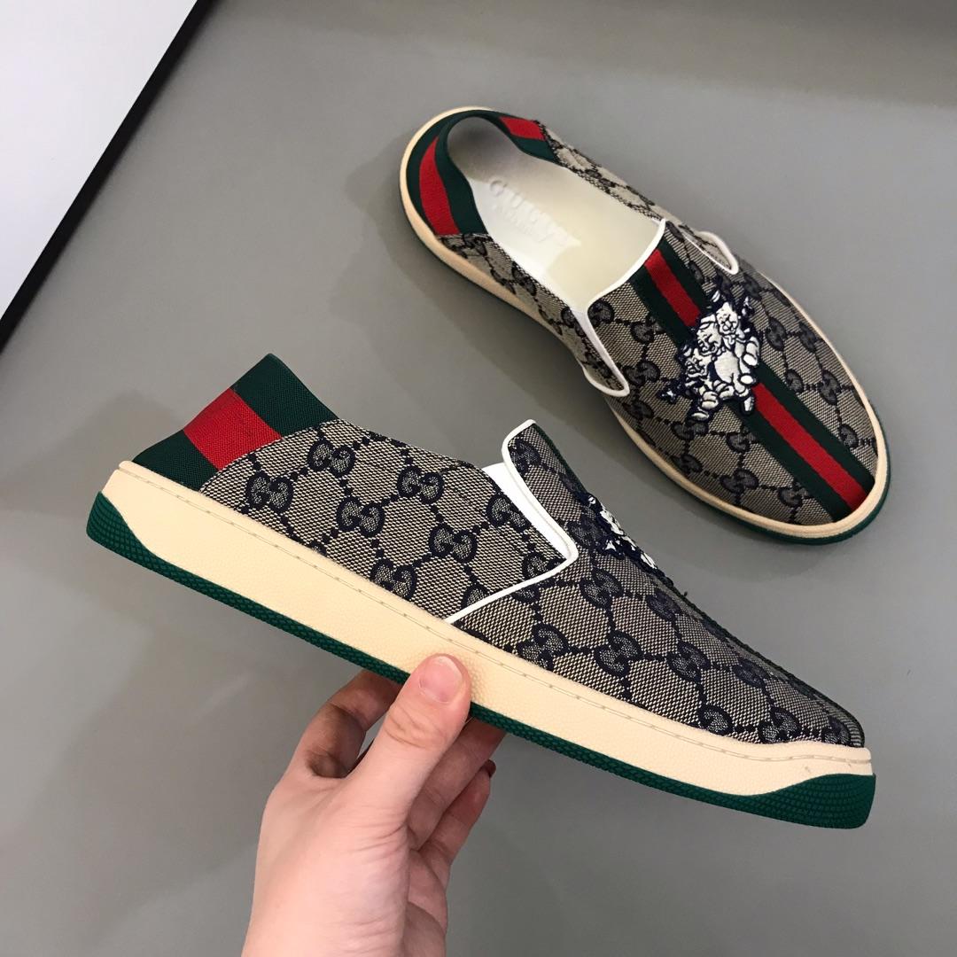 Gucci Perfect Quality Sneakers Grey and Disney piggy embroidery with beige soles MS02712