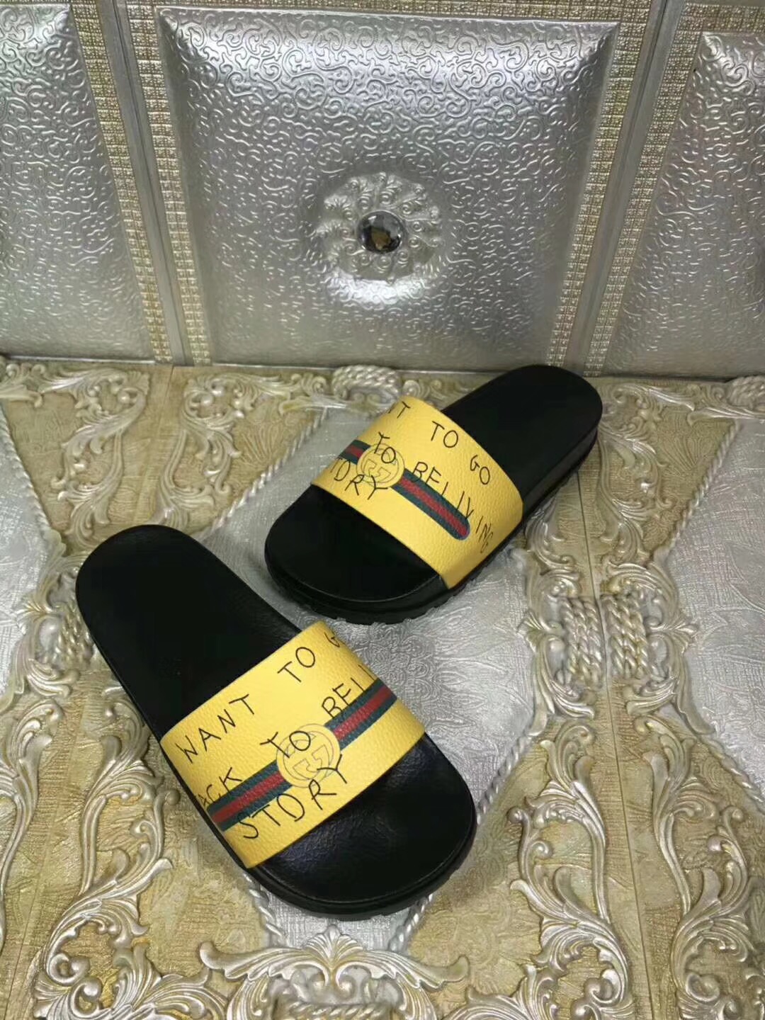 Gucci Logo Yellow Sandals OF_0989F95B205A
