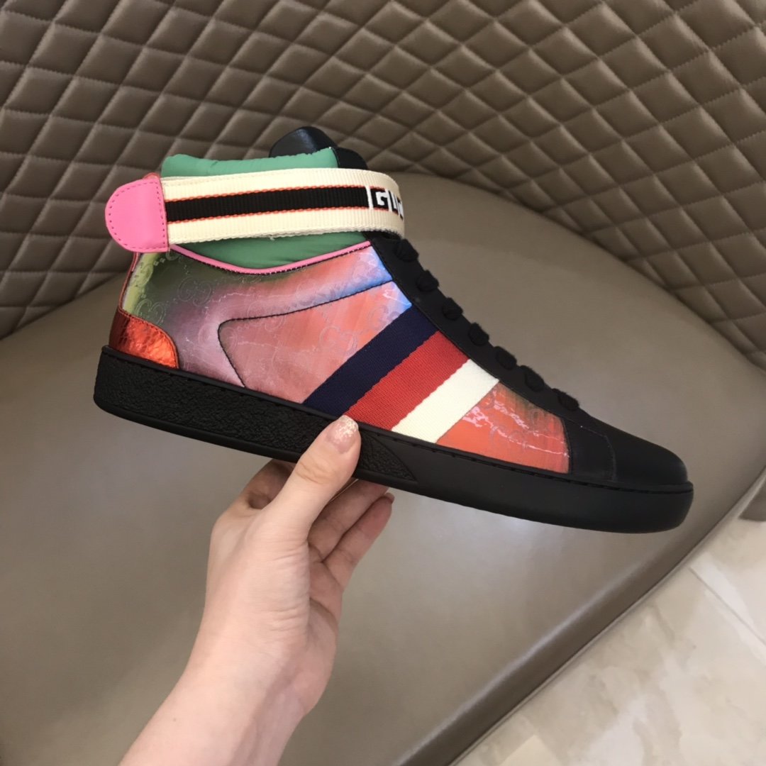 Gucci High-top High Quality Sneakers Iridescent and green details with black sole MS021161