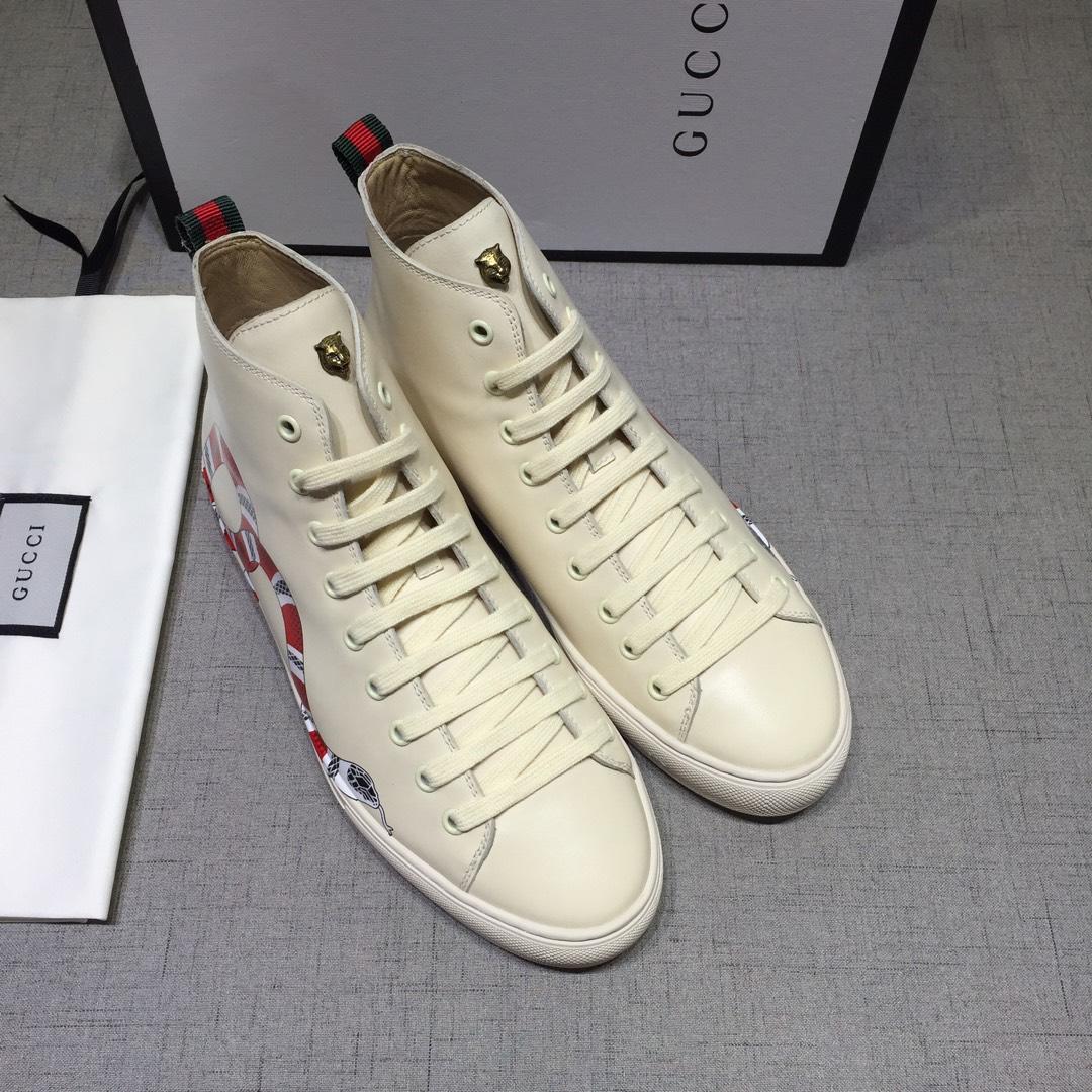 Gucci High-top Fashion Sneakers White and striped snake print with white sole MS07684