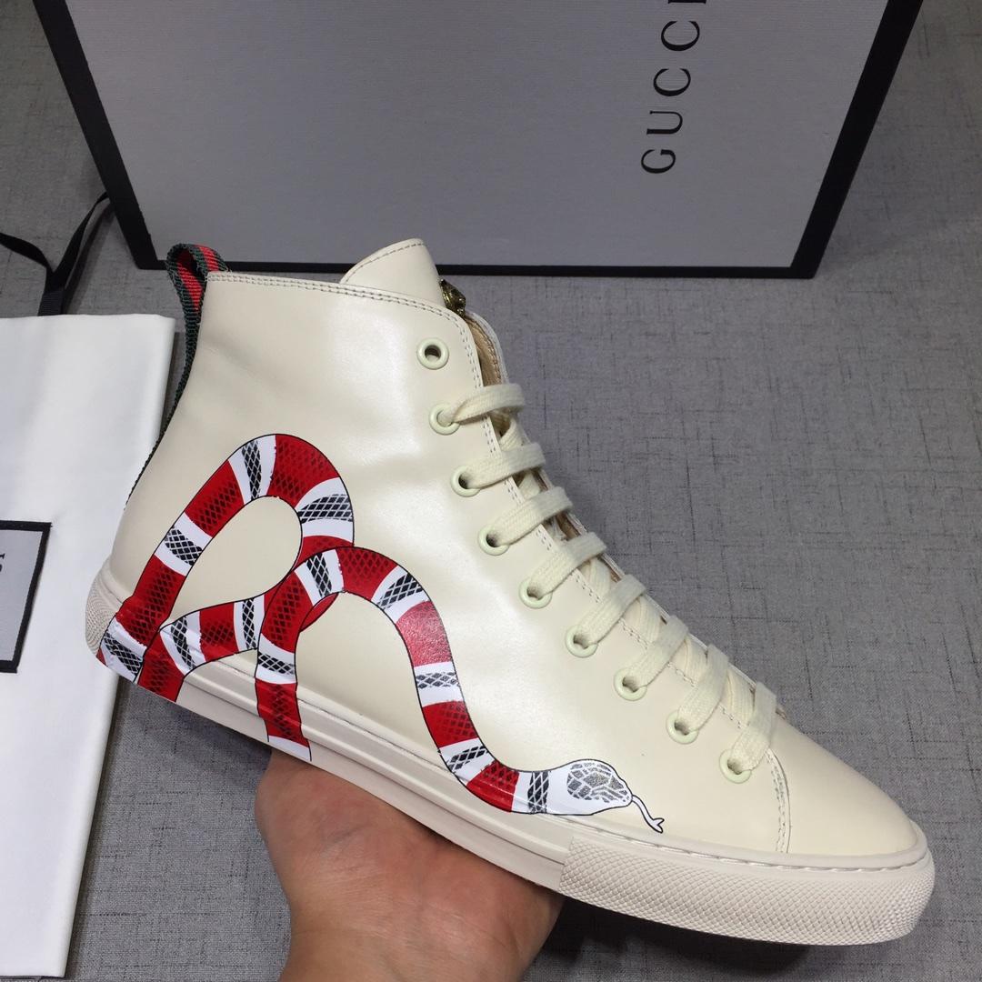 Gucci High-top Fashion Sneakers White and striped snake print with white sole MS07684