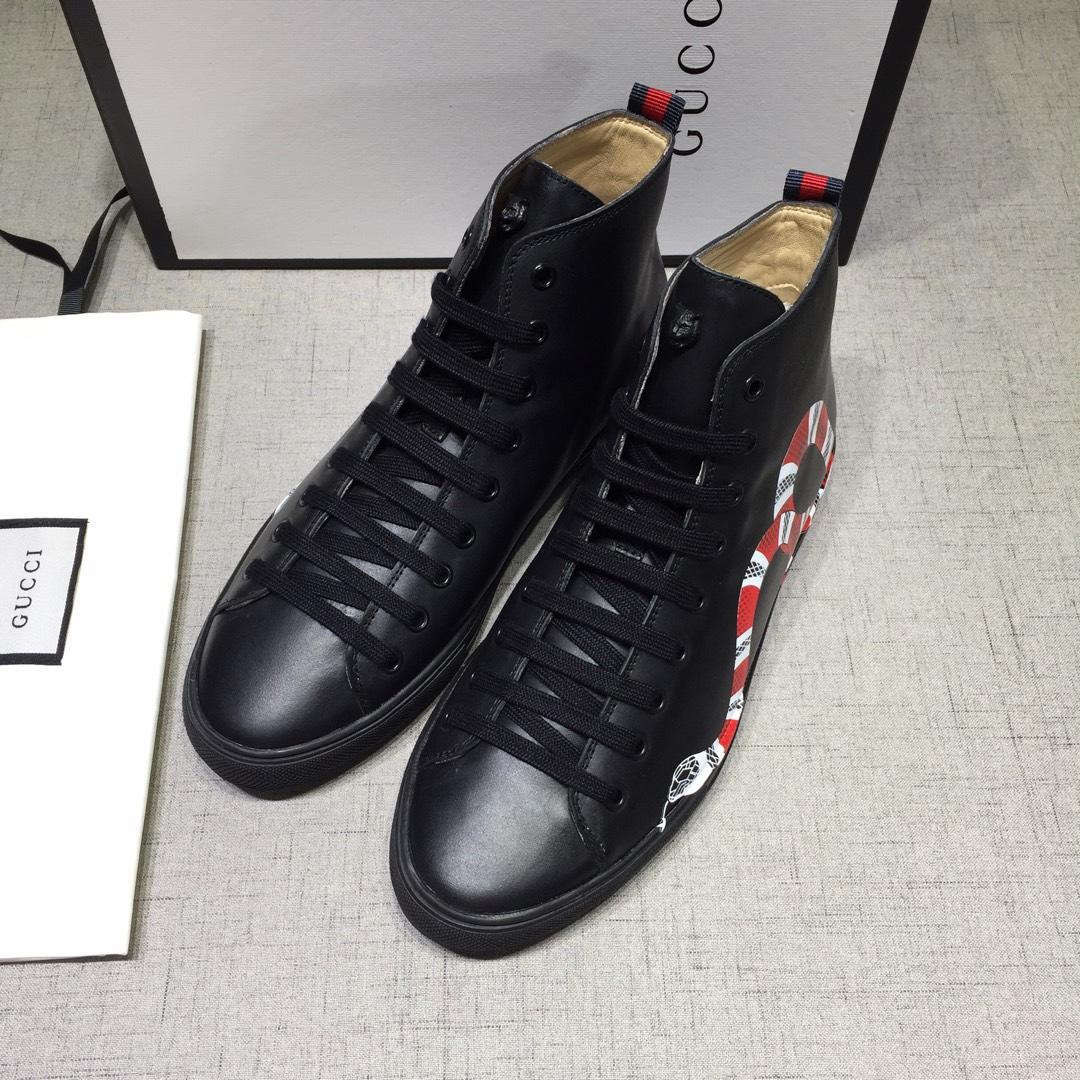 Gucci High-top Fashion Sneakers Black and striped snake print with black sole MS07685
