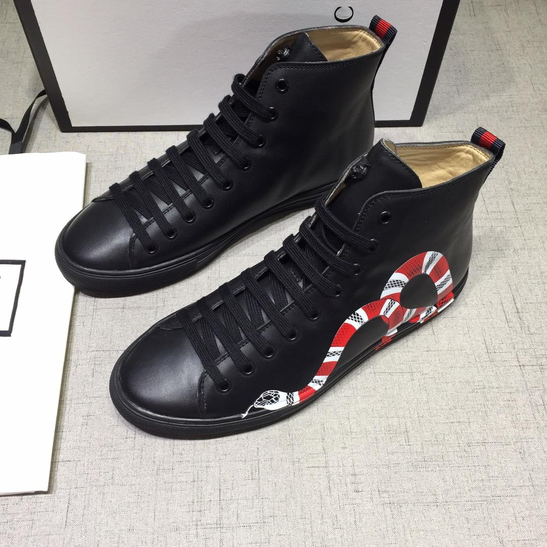 Gucci High-top Fashion Sneakers Black and striped snake print with black sole MS07685