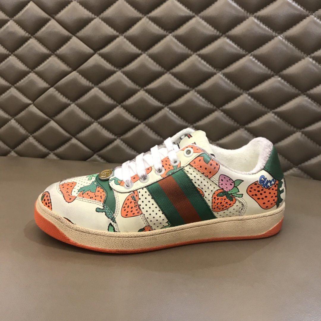 Gucci High Quality Sneakers White and strawberry print with beige soles MS021151