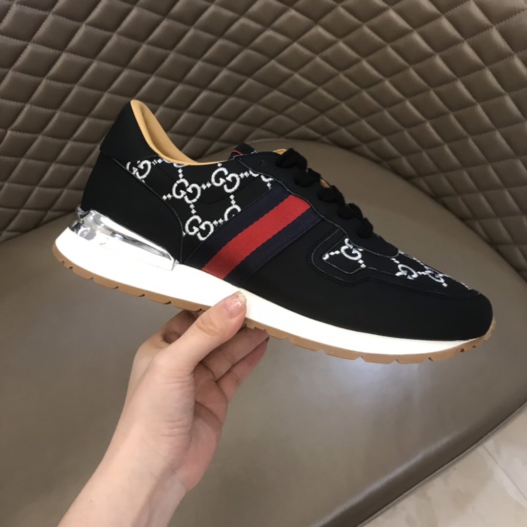 Gucci High Quality Sneakers Black and white GG embroidery and silver details MS021082