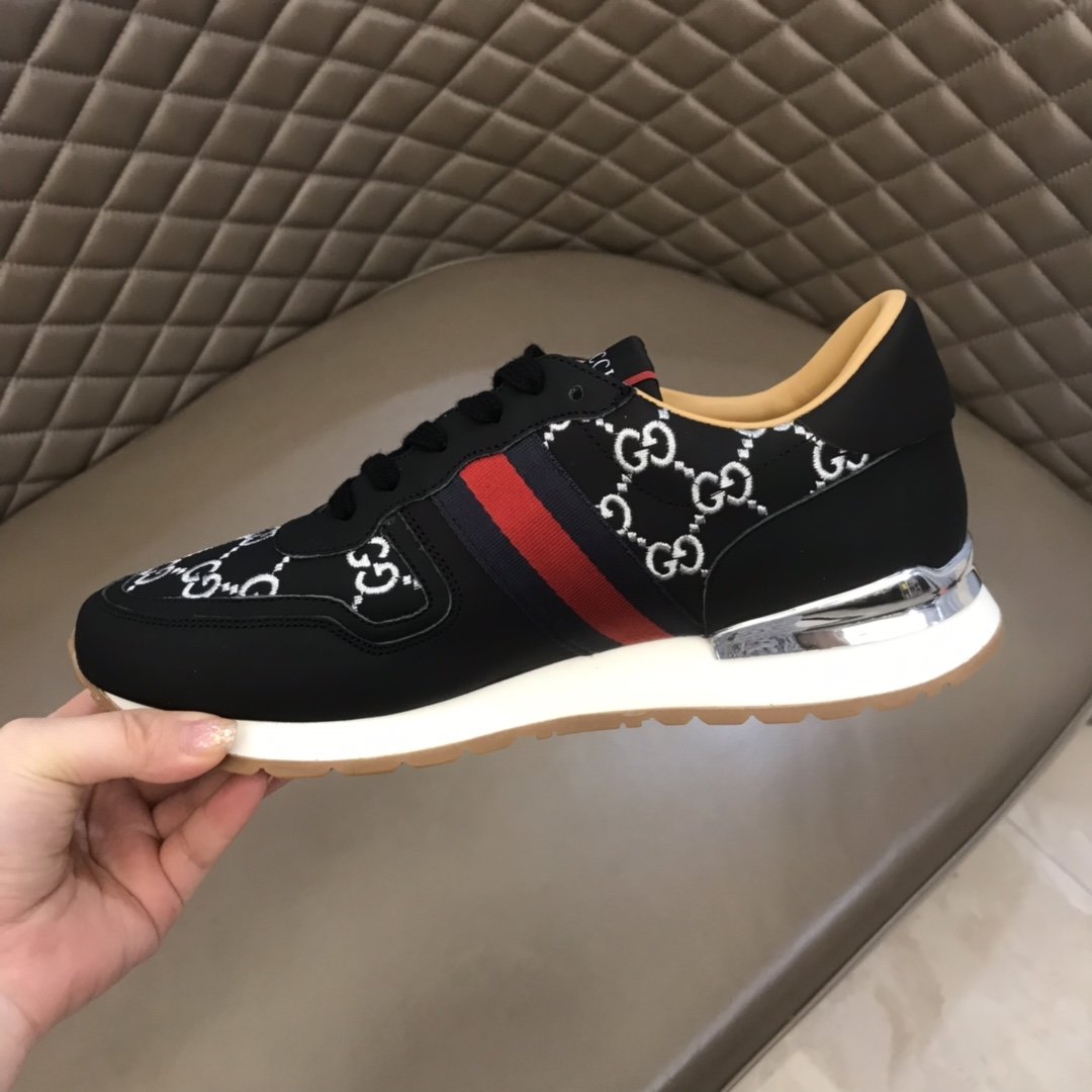 Gucci High Quality Sneakers Black and white GG embroidery and silver details MS021082