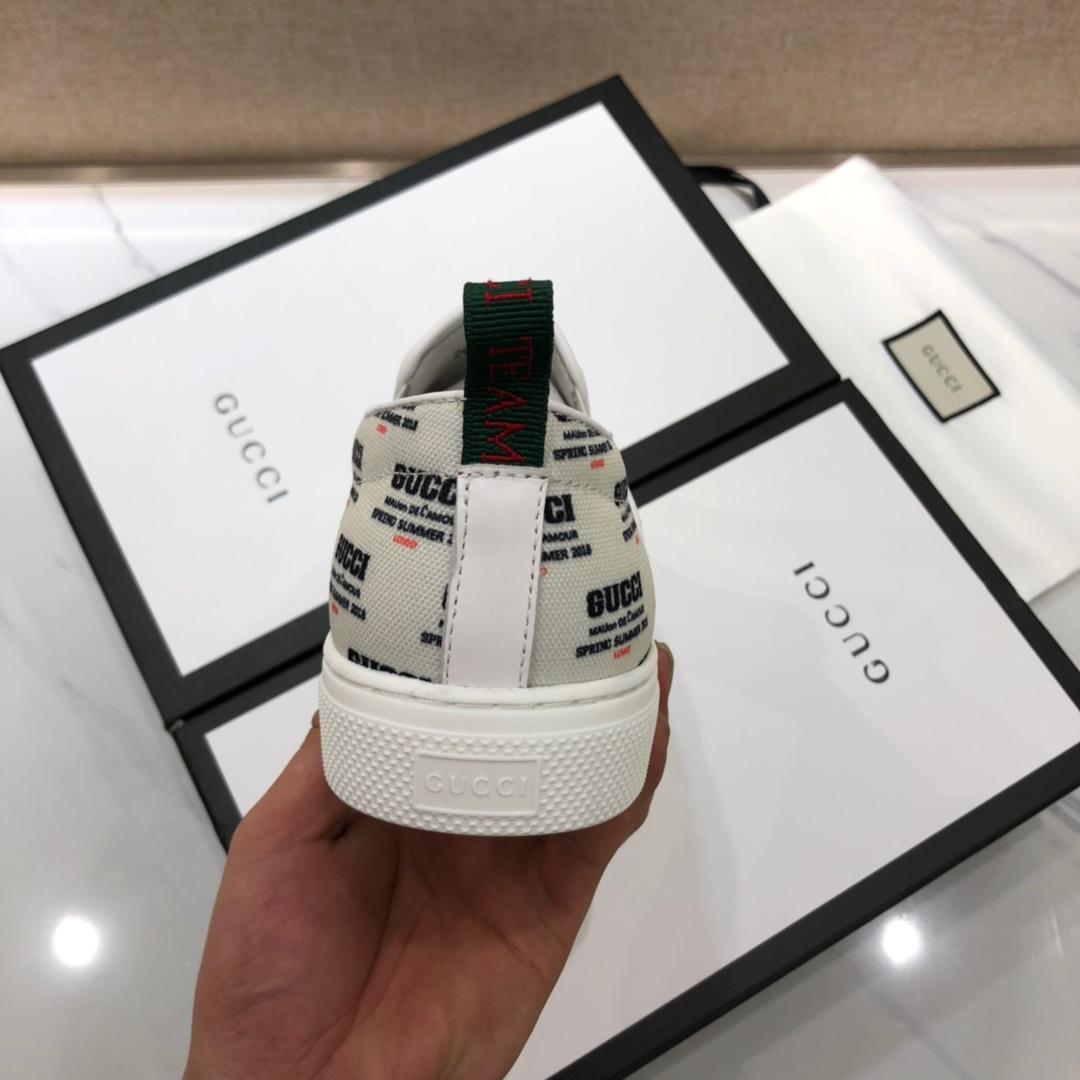 Gucci Fashion Sneakers White and black NY embroidered Gucci print with white sole MS07779