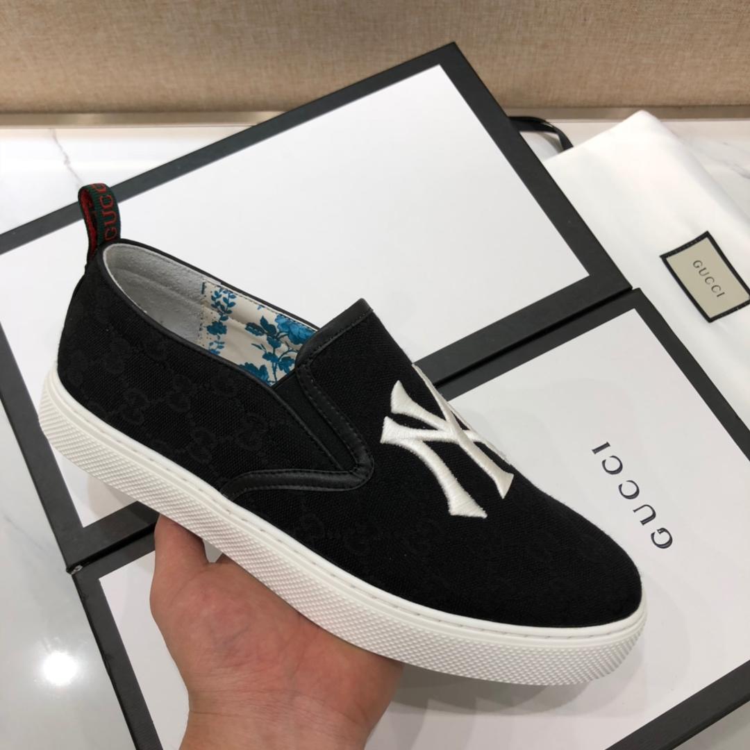 Gucci Fashion Sneakers Black suede and white NY embroidery with white sole MS07778