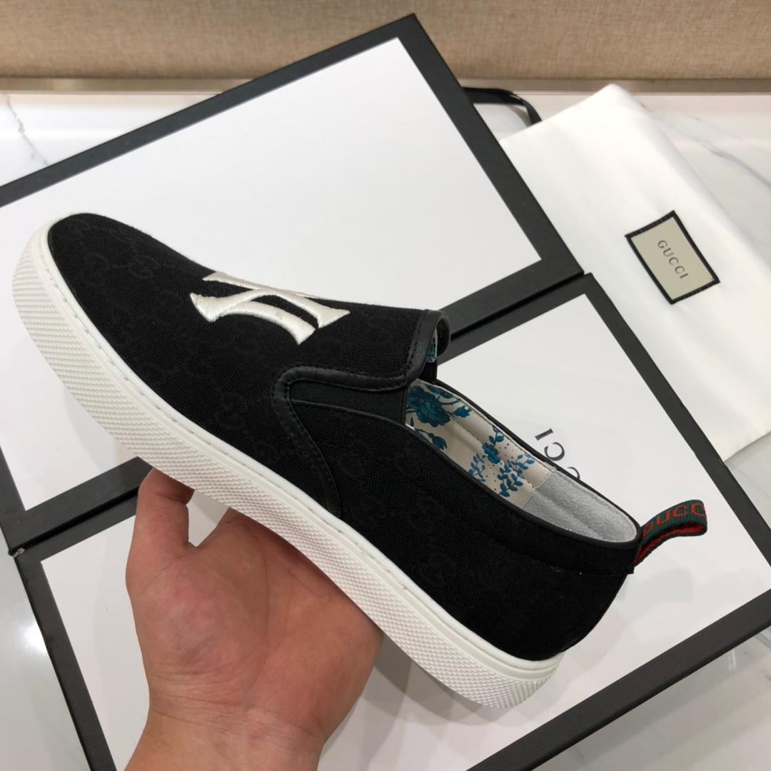 Gucci Fashion Sneakers Black suede and white NY embroidery with white sole MS07778