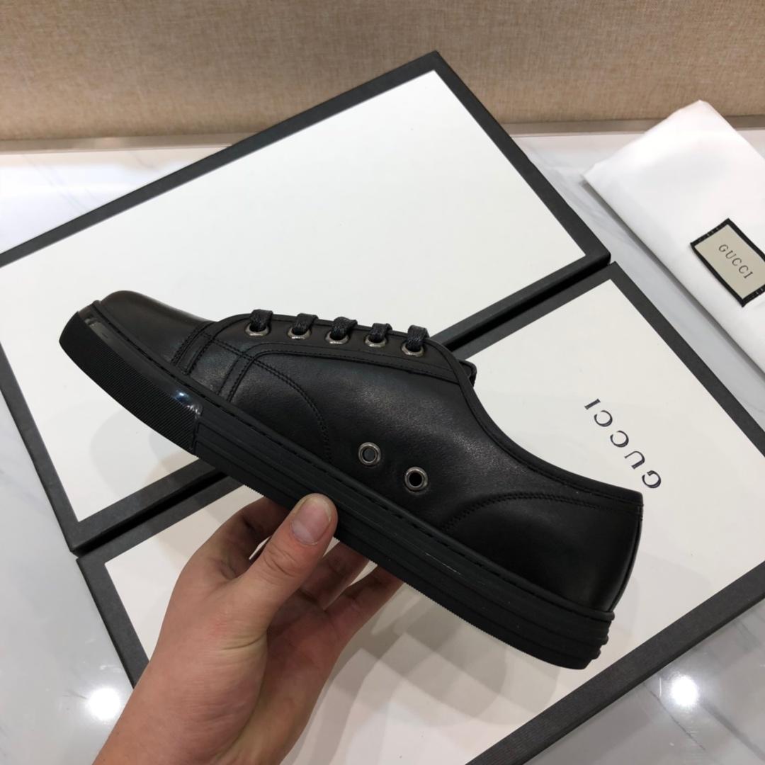 Gucci Fashion Sneakers Black and black heel with black sole MS07768