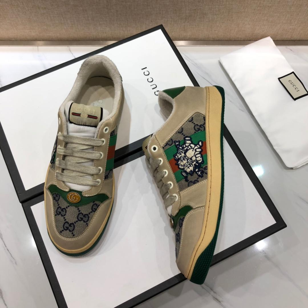 Gucci Fashion Sneakers Beige suede and three piglet embroidery with brown rubber sole MS07630
