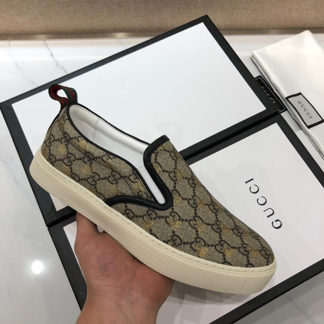 Gucci Fashion Sneakers Beige GG and gold seal print with white sole MS07717