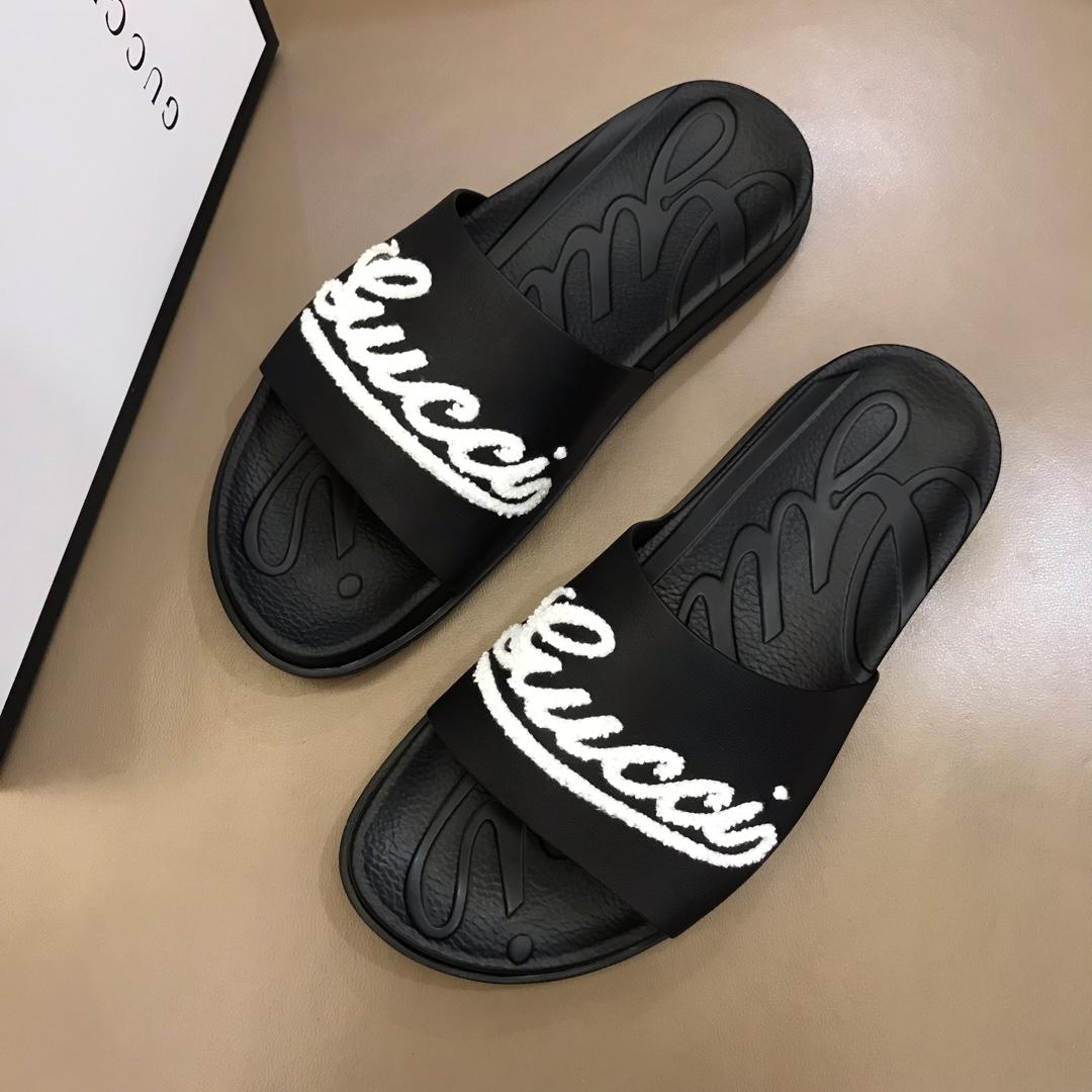 Gucci black Slippers with Gucci Design MS02658