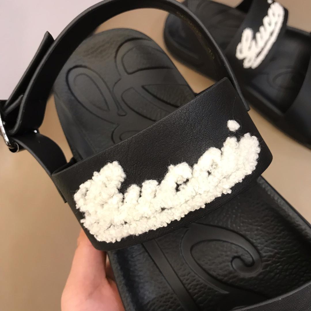 Gucci Black Sandals With LV Signative MS02661