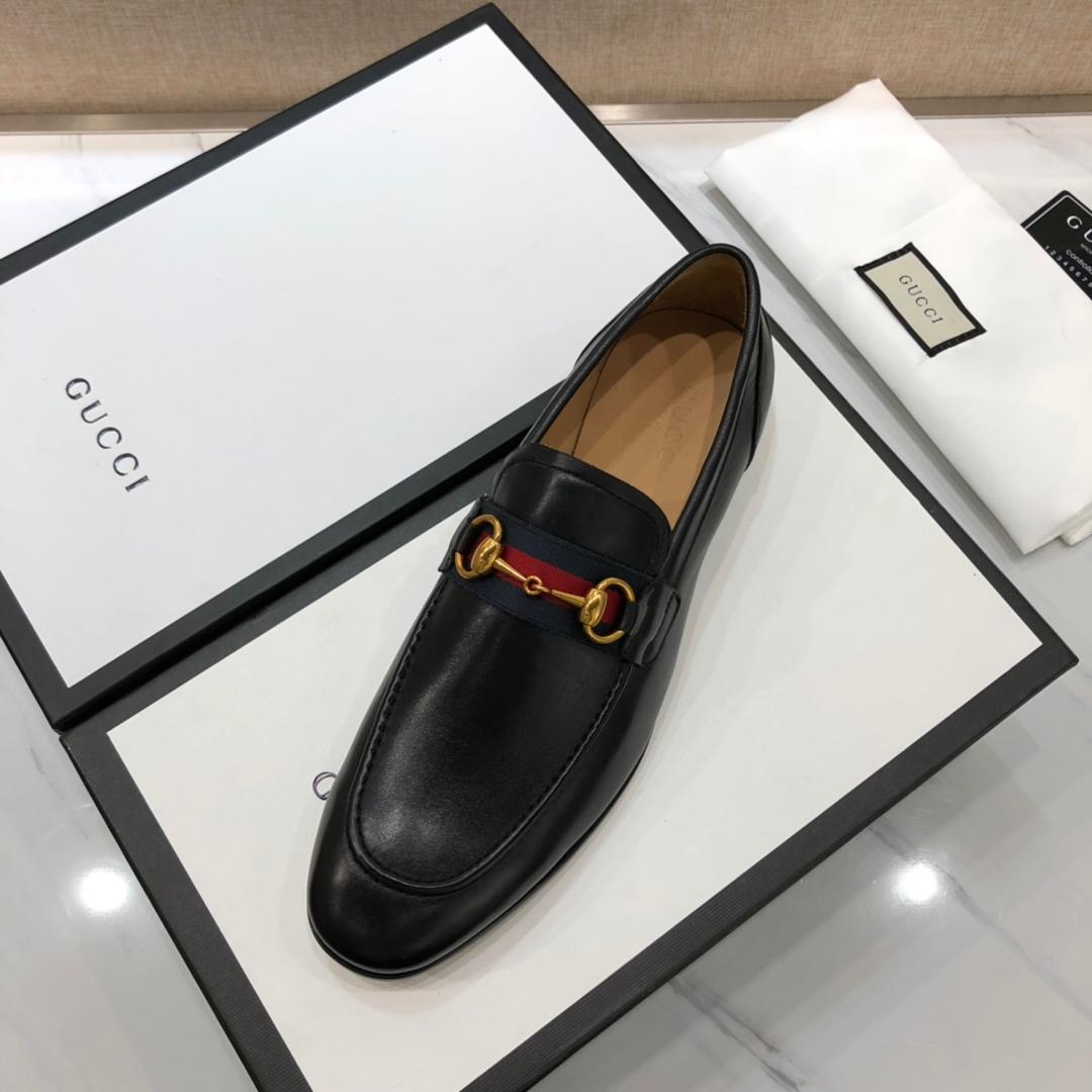 Gucci Black Leather loafer with GG Web MS07534